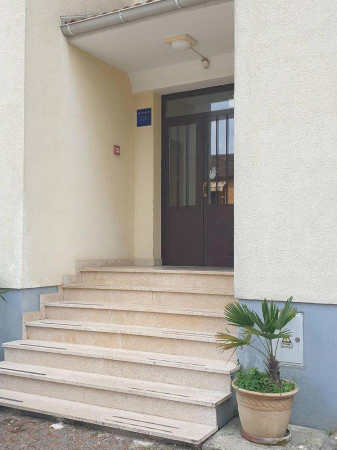 Apartment Lara Rovinj Extérieur photo